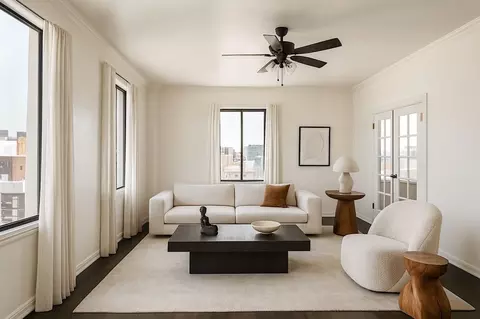 801 Gramercy Dr, Los Angeles, CA 90005