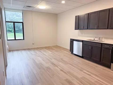 630 6th St, Nevada, IA 50201