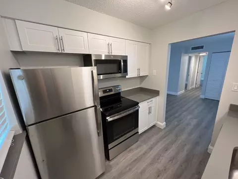 3232 Fruitville Rd, Sarasota, FL 34237
