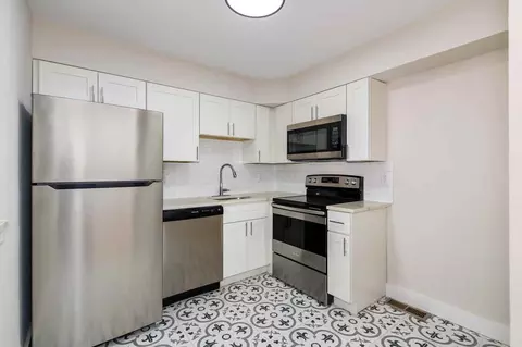 3710 Greenwood Blvd, Maplewood, MO 63143