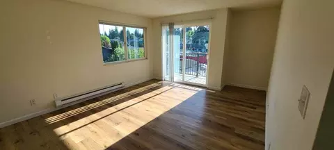 5804 Highway Pl, Everett, WA 98203