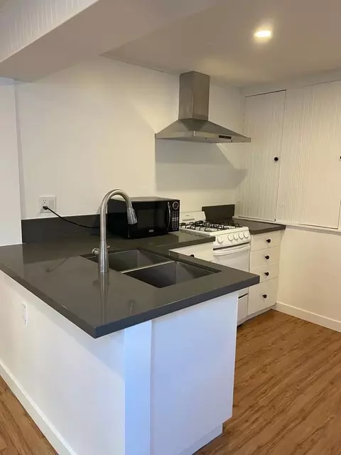 721 Manhattan Ave, Hermosa Beach, CA 90254