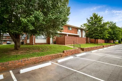 675 Harding Pl, Nashville, TN 37211