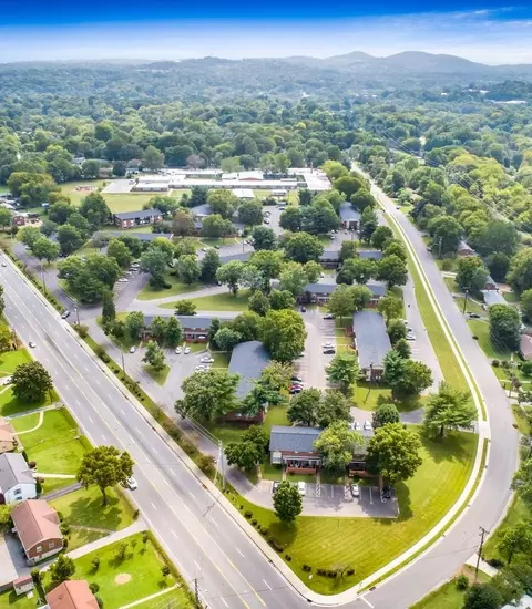 675 Harding Pl, Nashville, TN 37211
