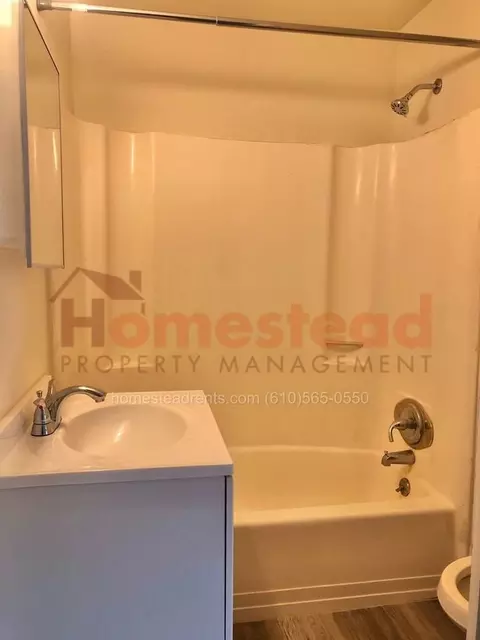 119 Long Ln, Darby, PA 19082 photo 5