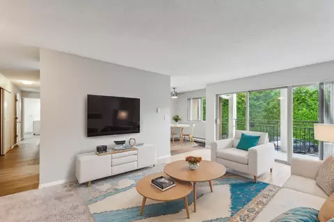 10500 Meridian Ave N, Seattle, WA 98133