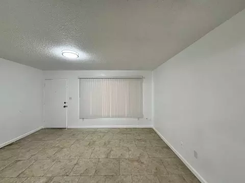 814 17th St, Bakersfield, CA 93301