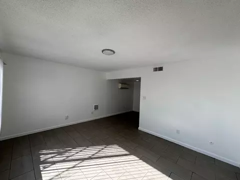 814 17th St, Bakersfield, CA 93301