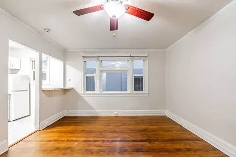 527 Eastlake Ave E, Seattle, WA 98109