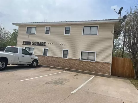 1407 Ford St, Llano, TX 78643