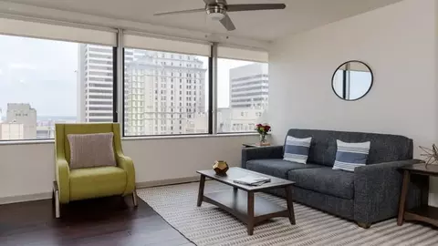 Elm St, Dallas, TX 75201