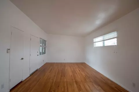 1846 10th St, Santa Monica, CA 90404