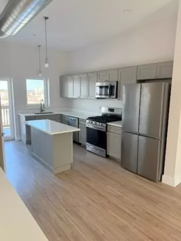 99 Westford St, Lowell, MA 01851