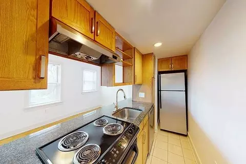 3411 Gillham Rd, Kansas City, MO 64111