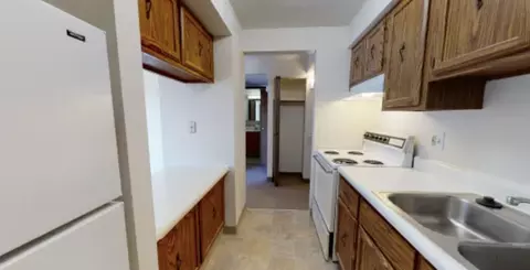 100 Hazelcrest Pl, Hazel Park, MI 48030