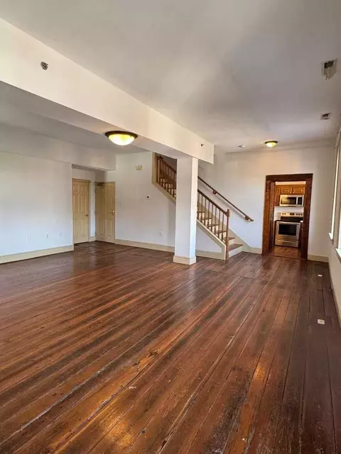 26 W Old St # B, Petersburg, VA 23803