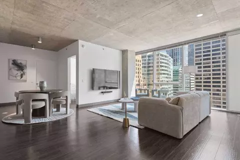 215 W Lake St, Chicago, IL 60606