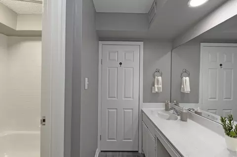 2600 Colonial Towers Dr, Memphis, TN 38016