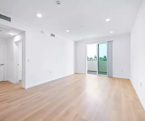 14811 Erwin St, Van Nuys, CA 91411