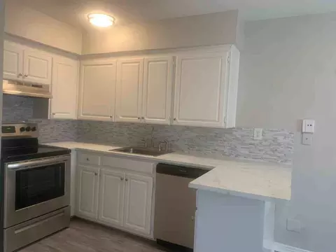 6838 Cantrell Rd, Little Rock, AR 72207