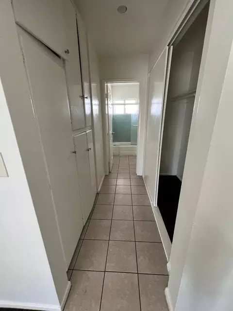 500 E Poppy St, Long Beach, CA 90805