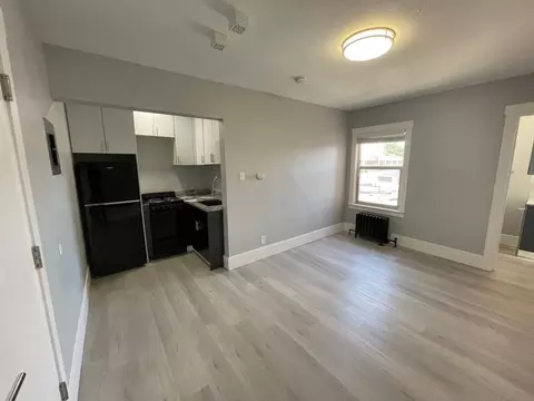 111 Lake St S, Kirkland, WA 98033