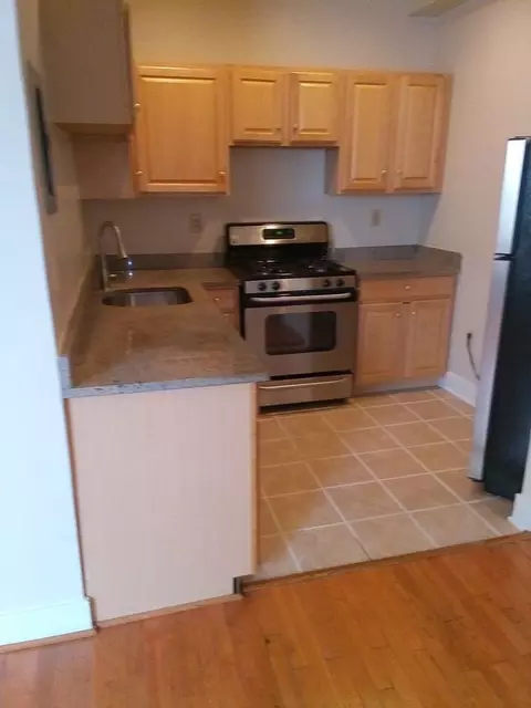 1110 Columbia Rd NW, Washington, DC 20009 photo 2
