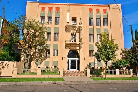 4017 Country Club Dr, Los Angeles, CA 90019