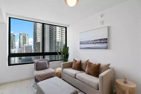 225 N Miami Ave, Miami, FL 33128
