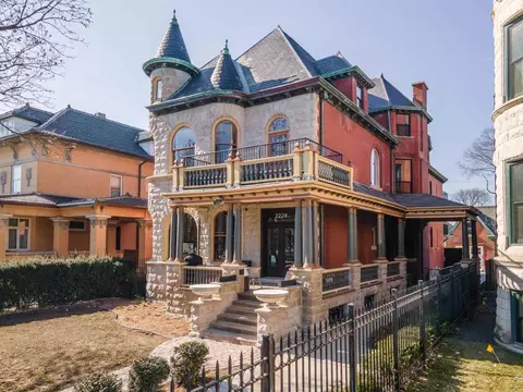 2228 N Kedzie Blvd, Chicago, IL 60647