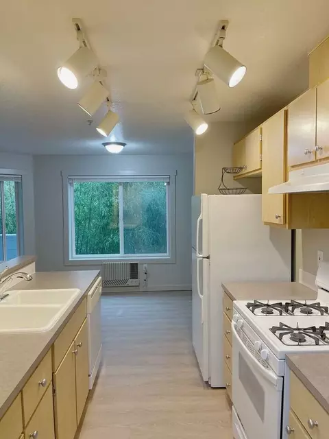 2856 NW Wardway St, Portland, OR 97210