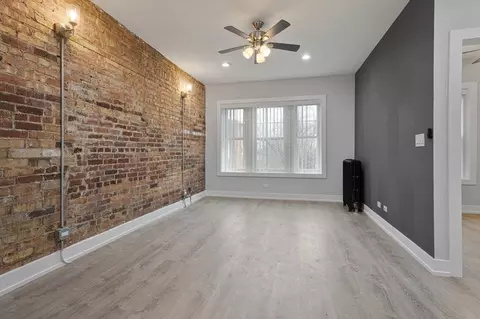 1902 W Morse Ave, Chicago, IL 60626