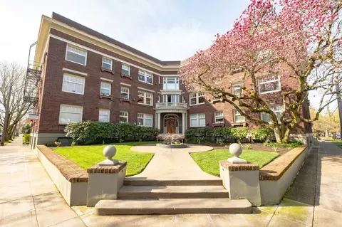 2170 NE Hancock St, Portland, OR 97212