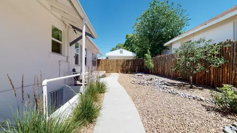 210 Sycamore St SE, Albuquerque, NM 87106