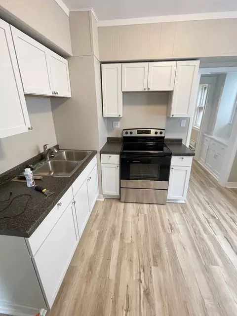 611 E 6th St, Duluth, MN 55805