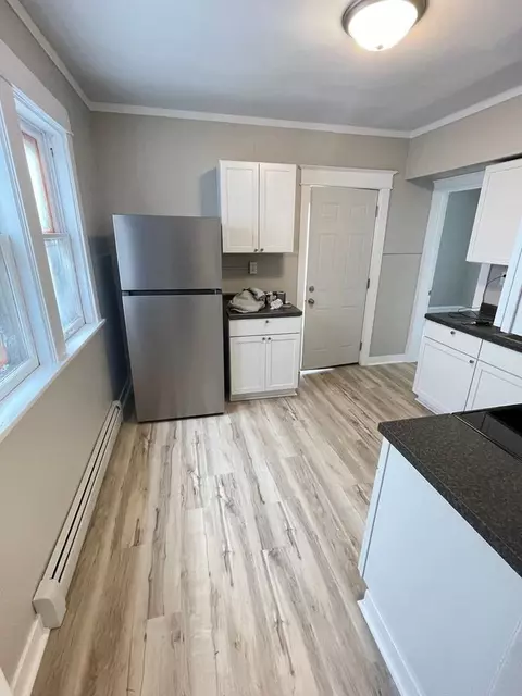611 E 6th St, Duluth, MN 55805