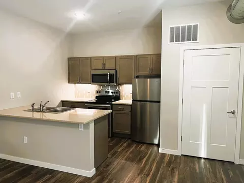 400 2nd St SW, Cedar Rapids, IA 52404
