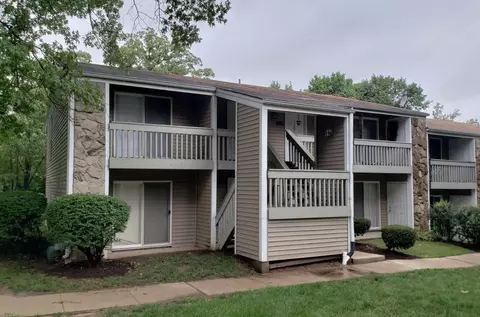 1101 Olive Village Ct, Olivette, MO 63132