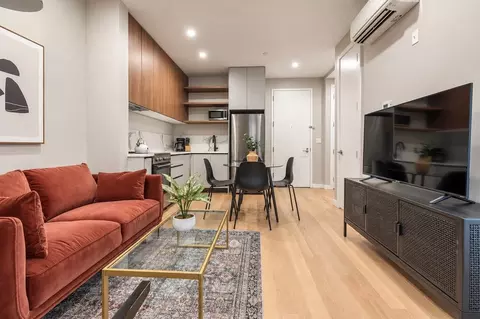 583 Lorimer St, Brooklyn, NY 11211