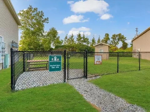 1010 Black River Dr, Holland, MI 49424 photo 16