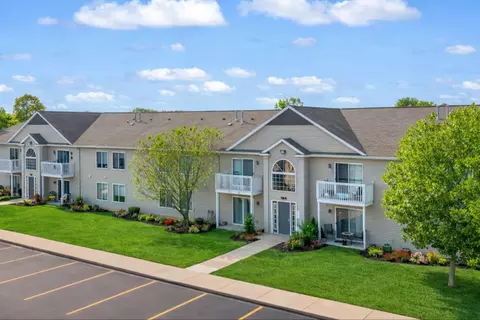1010 Black River Dr, Holland, MI 49424 photo 8