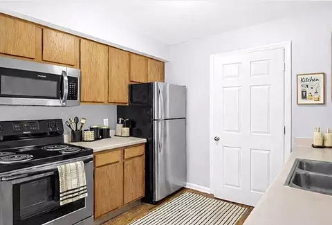 1010 Black River Dr, Holland, MI 49424 photo 3