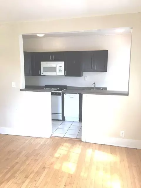 829 N Cass St, Milwaukee, WI 53202