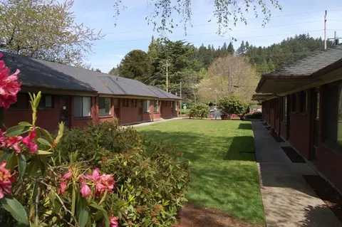 6720 SE Division St, Portland, OR 97206
