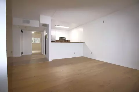 14029 Foothill Blvd, Los Angeles, CA 91342