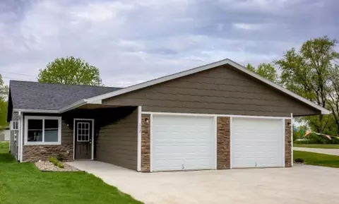 501 Plaza Heights Rd, Marshalltown, IA 50158