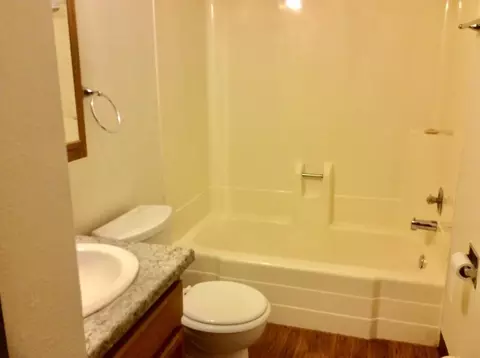 127 8th Ave E, Dickinson, ND 58601