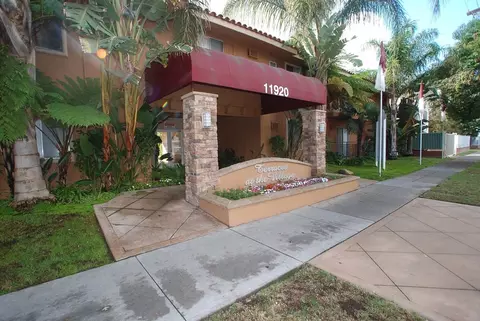 11920 Chandler Blvd, Los Angeles, CA 91607