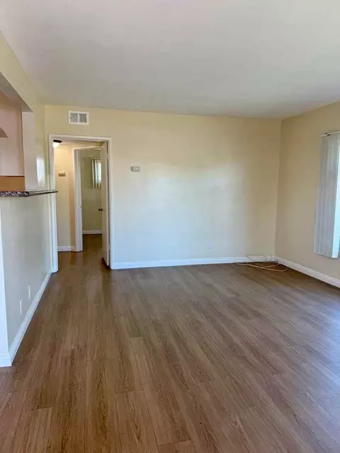 10519 Arrington Ave, Downey, CA 90241 photo 4