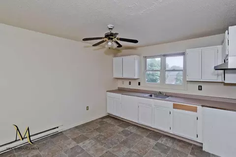 715 Berkshire Ave, Springfield, MA 01109
